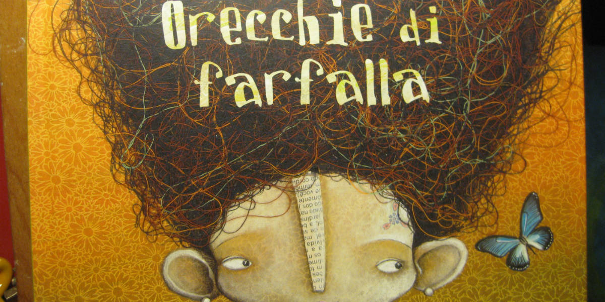 Con La Farfalla In Un Libro Del 1997